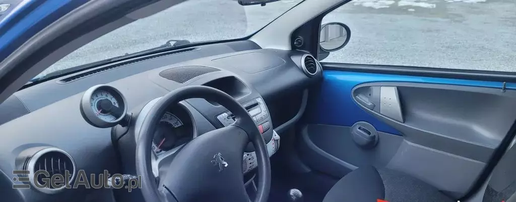 PEUGEOT 107 