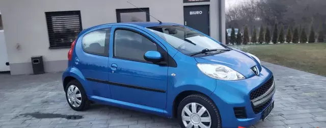 PEUGEOT 107 
