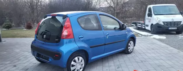 PEUGEOT 107 