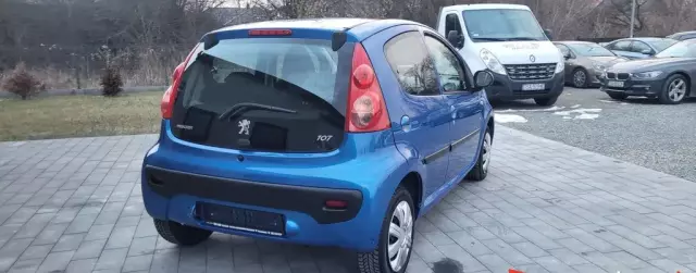 PEUGEOT 107 