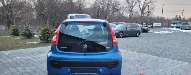 PEUGEOT 107 