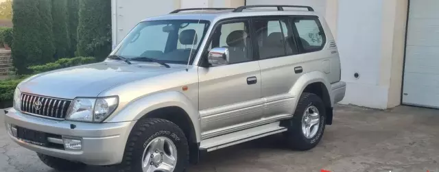 TOYOTA Land Cruiser 