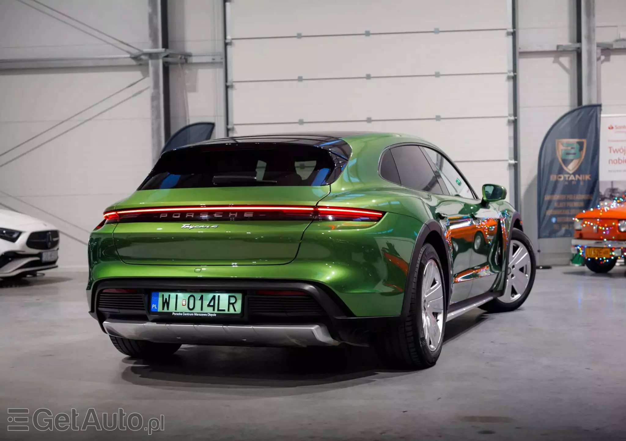 PORSCHE Taycan Standard