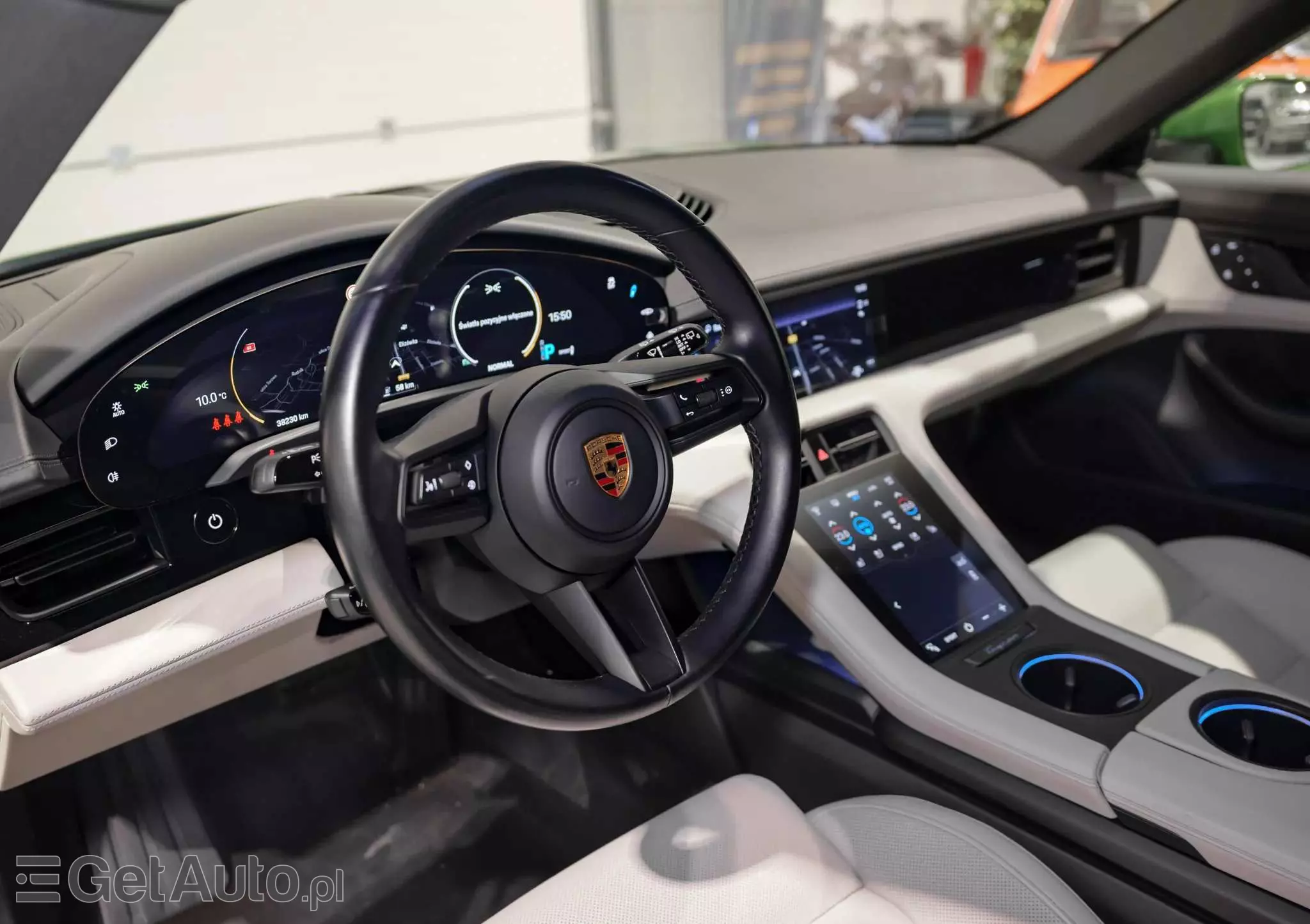 PORSCHE Taycan Standard