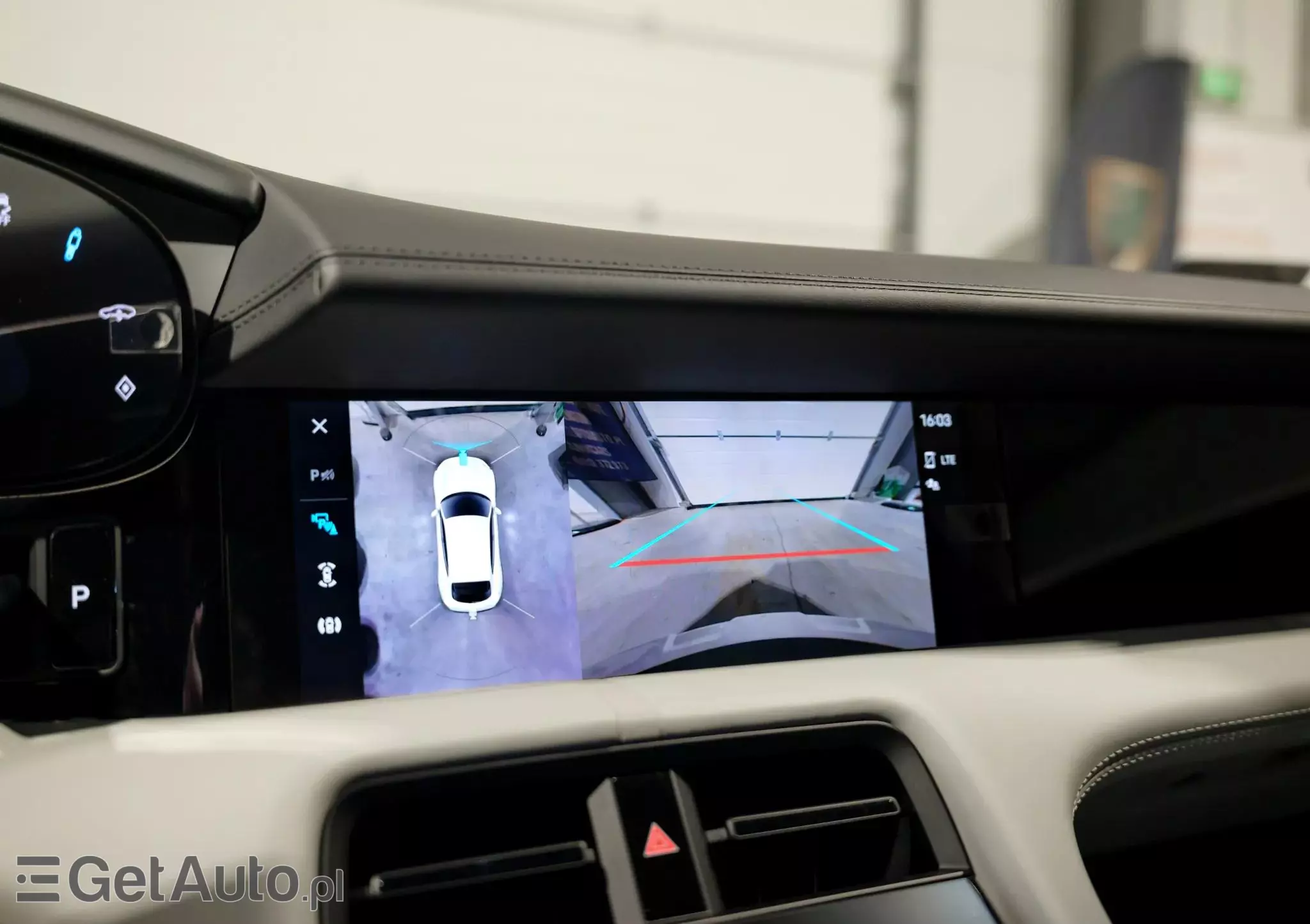 PORSCHE Taycan Standard