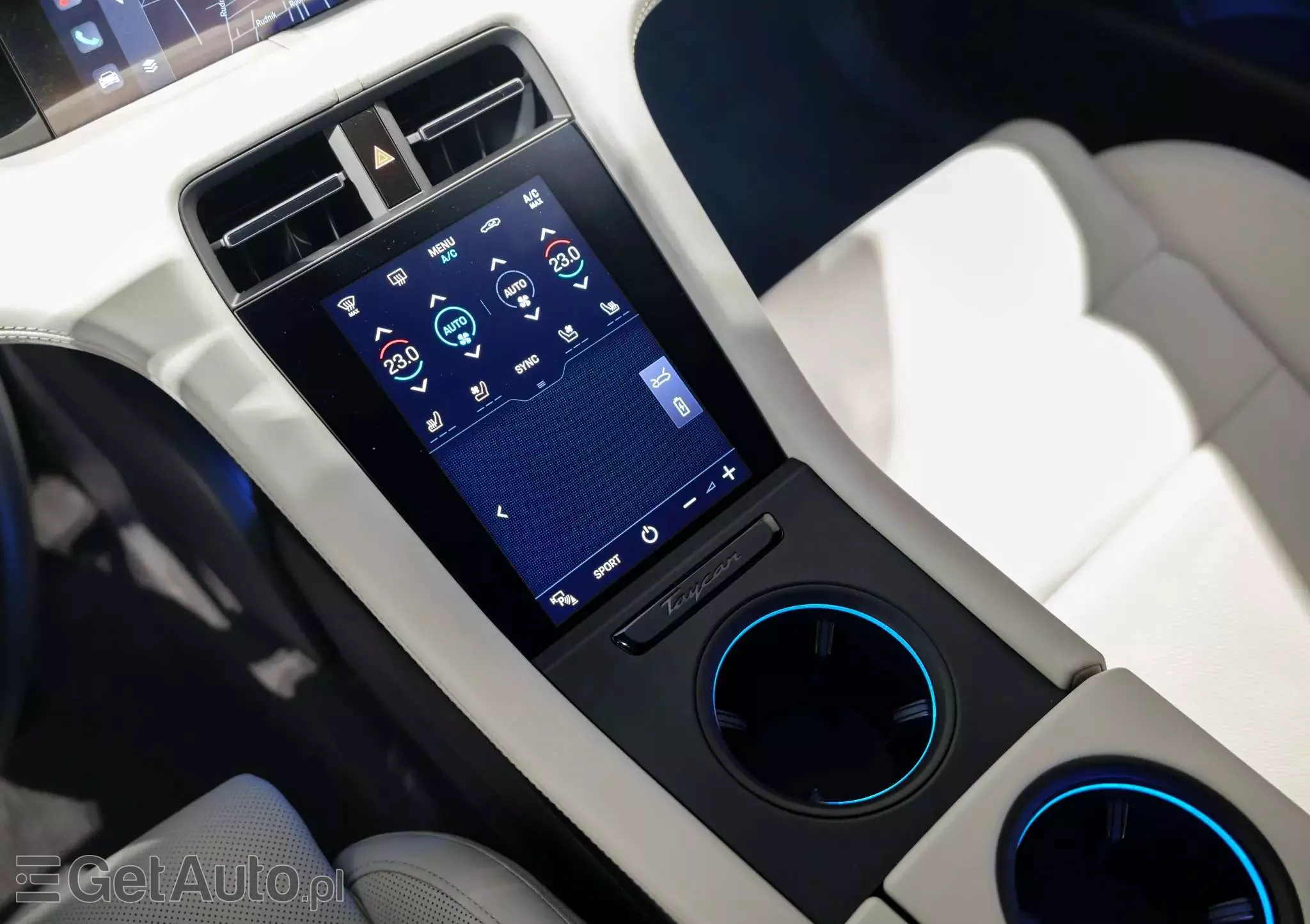 PORSCHE Taycan Standard