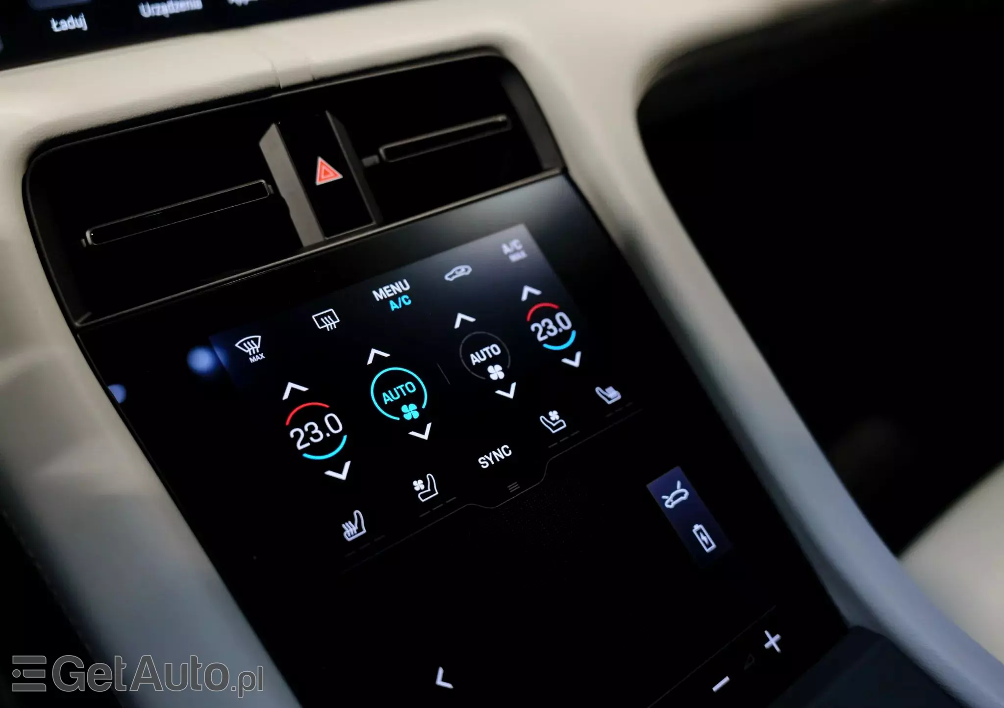 PORSCHE Taycan Standard