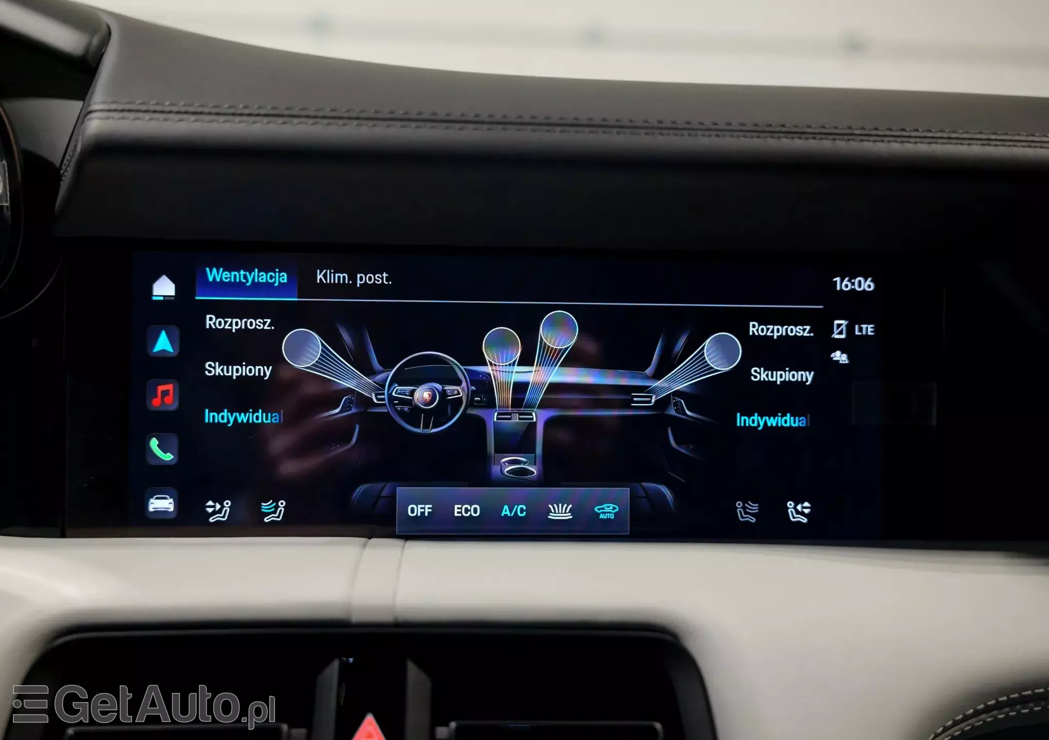 PORSCHE Taycan Standard