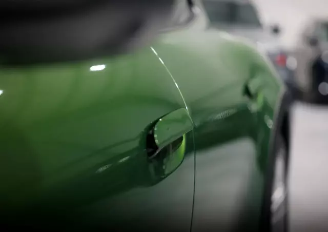 PORSCHE Taycan Standard