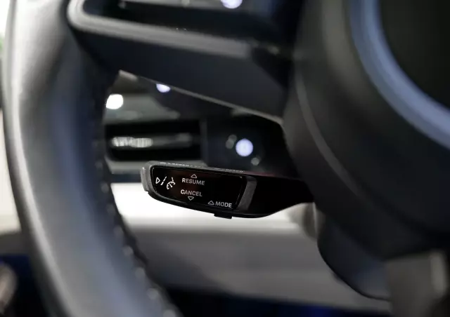 PORSCHE Taycan Standard