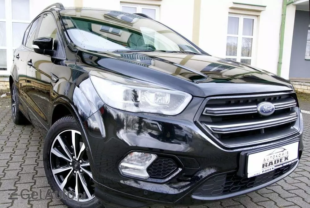FORD Kuga 1.5 EcoBoost 2x4 Titanium