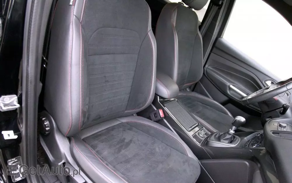 FORD Kuga 1.5 EcoBoost 2x4 Titanium