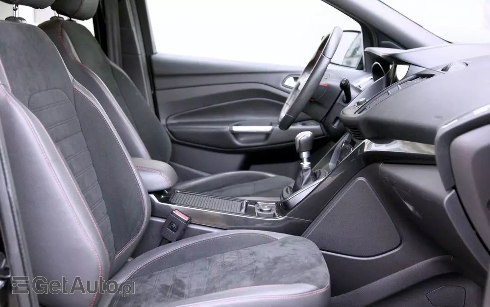 FORD Kuga 1.5 EcoBoost 2x4 Titanium