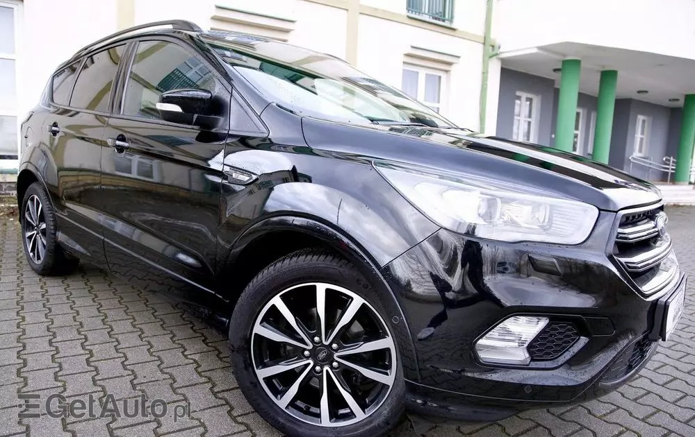 FORD Kuga 1.5 EcoBoost 2x4 Titanium
