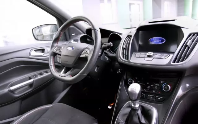 FORD Kuga 1.5 EcoBoost 2x4 Titanium