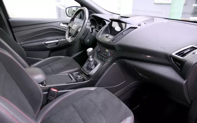 FORD Kuga 1.5 EcoBoost 2x4 Titanium