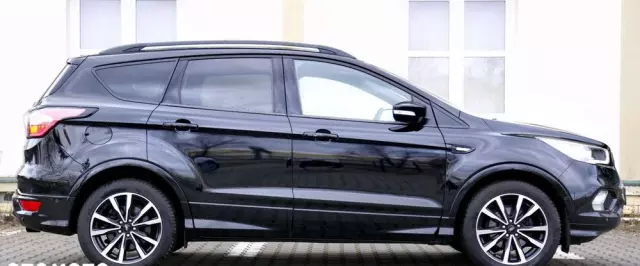 FORD Kuga 1.5 EcoBoost 2x4 Titanium