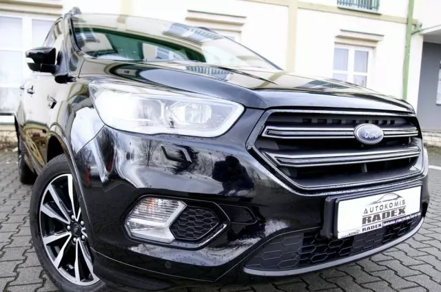 FORD Kuga 1.5 EcoBoost 2x4 Titanium