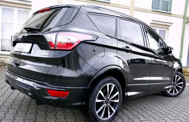 FORD Kuga 1.5 EcoBoost 2x4 Titanium