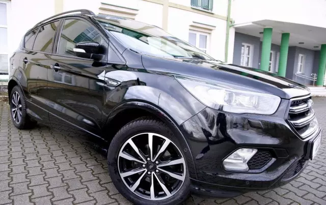 FORD Kuga 1.5 EcoBoost 2x4 Titanium