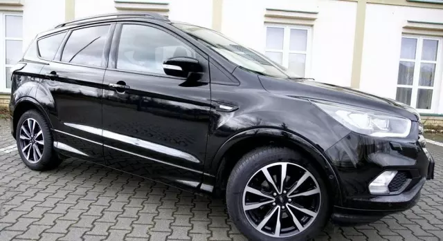 FORD Kuga 1.5 EcoBoost 2x4 Titanium