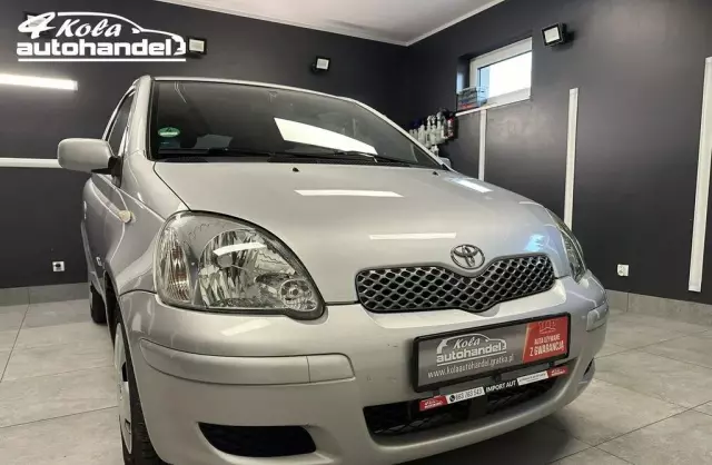 TOYOTA Yaris 