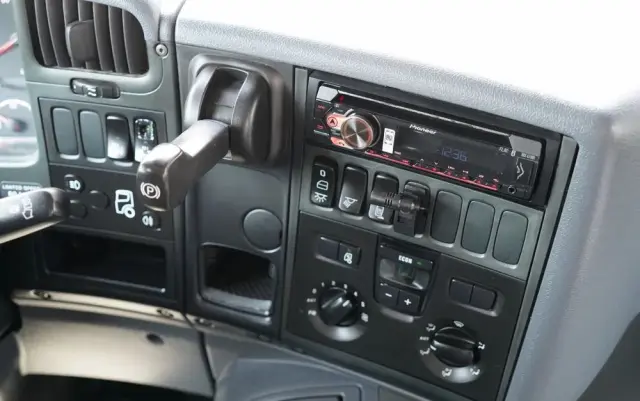 SCANIA P360 / 6X4 / SKRZYNIOWY 4.85 + HDS HIAB 211 E-6 HIDUO / UDŹWIG 7100KG / MAX WYSÓW 16.5 M / STEROWANIE RADIOWE 