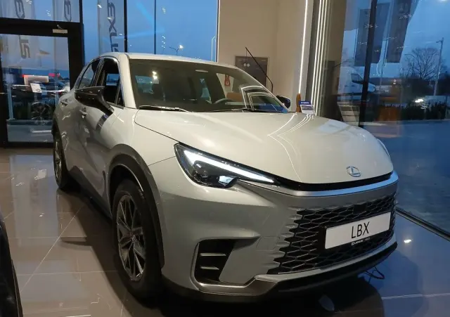 LEXUS LBX 1.5 Hybrid Elegant