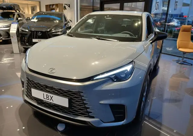 LEXUS LBX 1.5 Hybrid Elegant