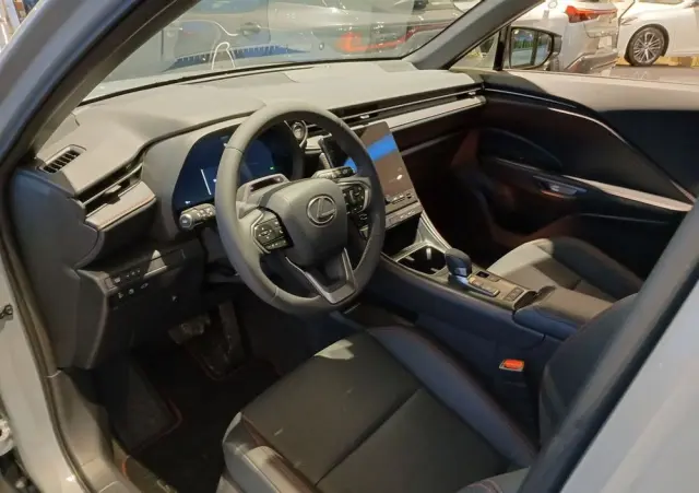 LEXUS LBX 1.5 Hybrid Elegant