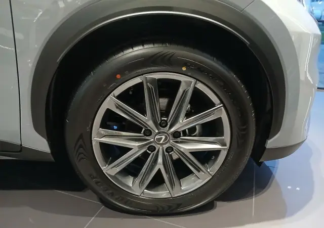 LEXUS LBX 1.5 Hybrid Elegant