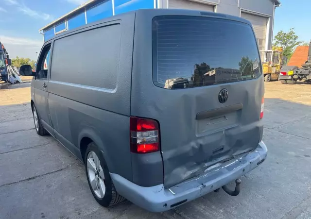 VOLKSWAGEN TRANSPORTER T5 