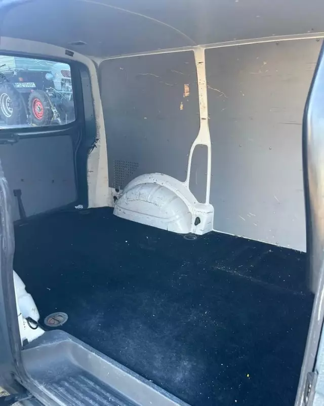 VOLKSWAGEN TRANSPORTER T5 