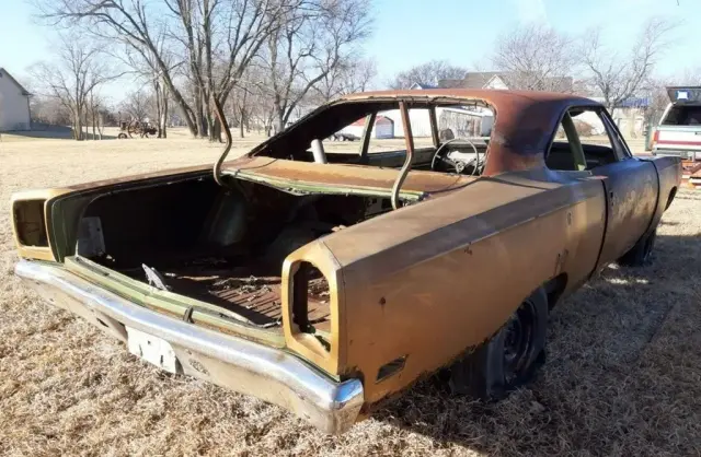 PLYMOUTH Road Runner 
