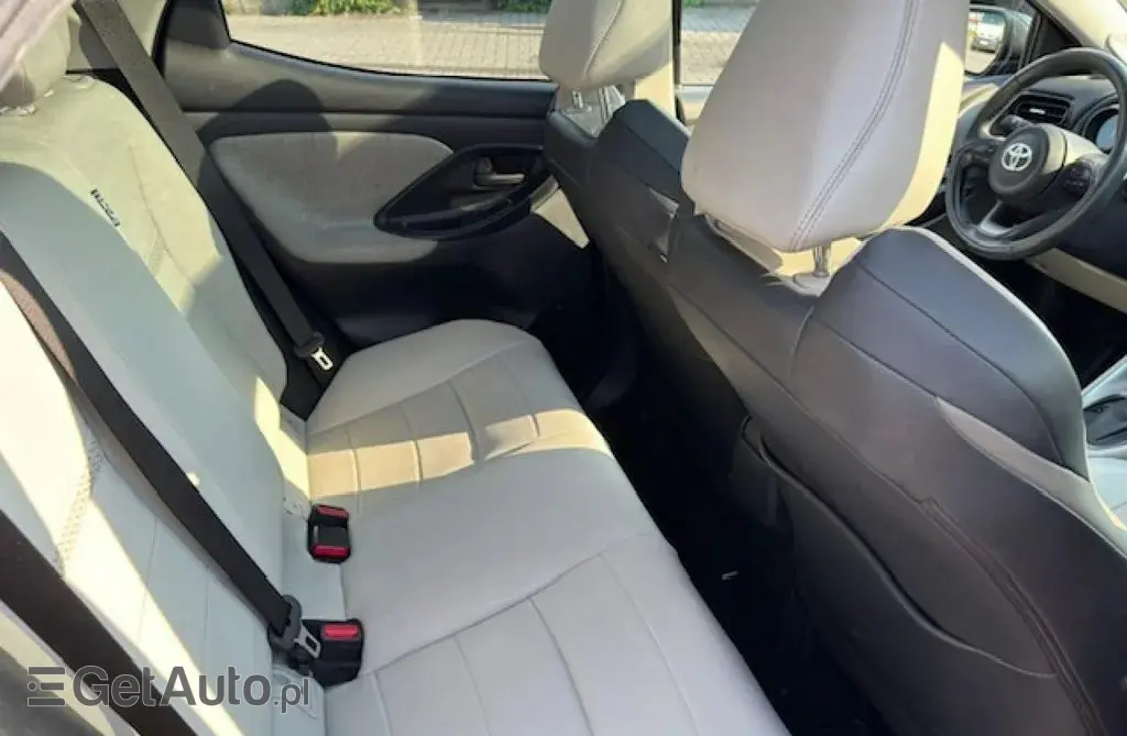 TOYOTA Yaris 
