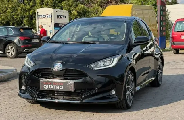 TOYOTA Yaris 