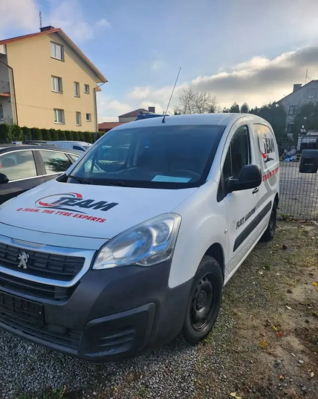 PEUGEOT PARTNER 