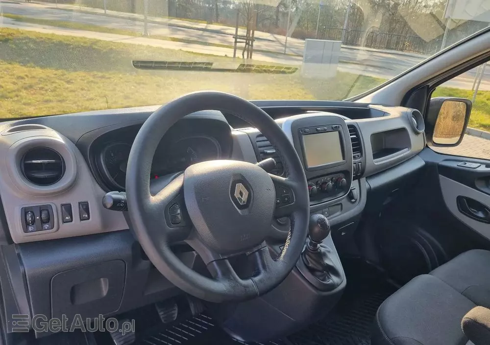 RENAULT Trafic 