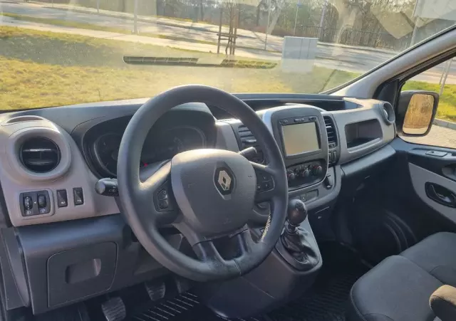RENAULT Trafic 