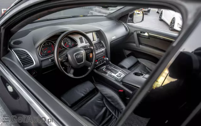 AUDI Q7 4.2 TDI DPF quattro tiptronic