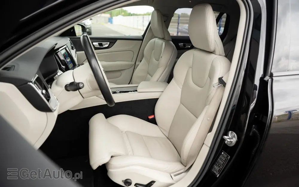VOLVO V60 B3 B Geartronic Inscription
