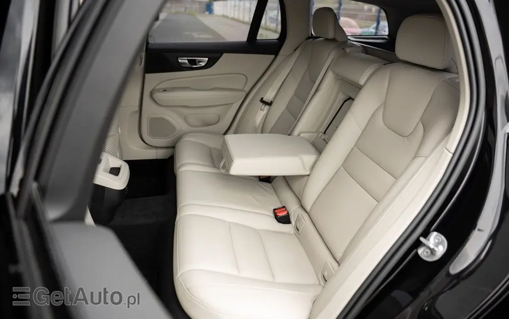 VOLVO V60 B3 B Geartronic Inscription