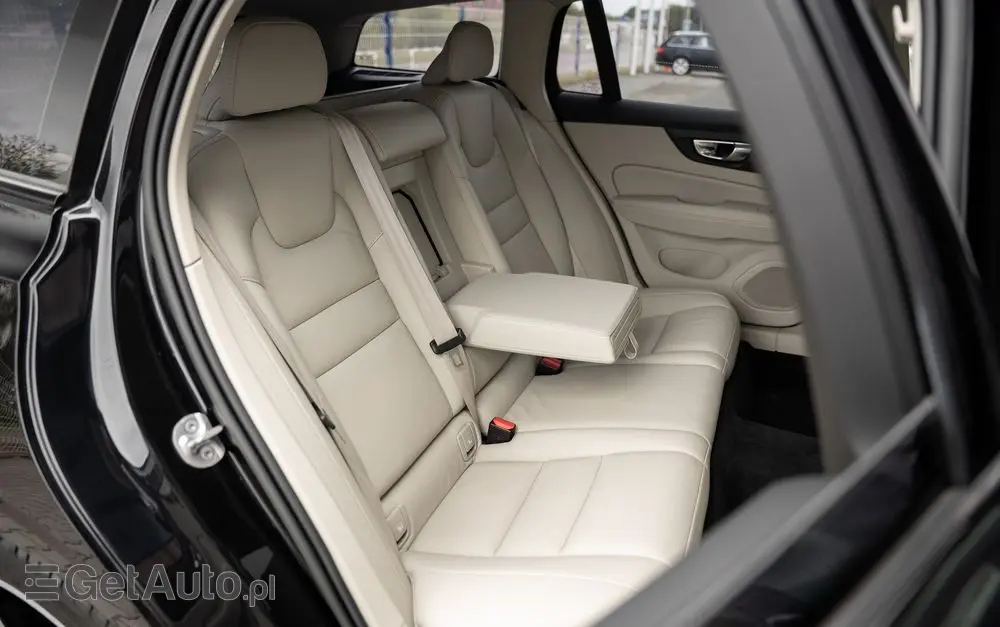 VOLVO V60 B3 B Geartronic Inscription