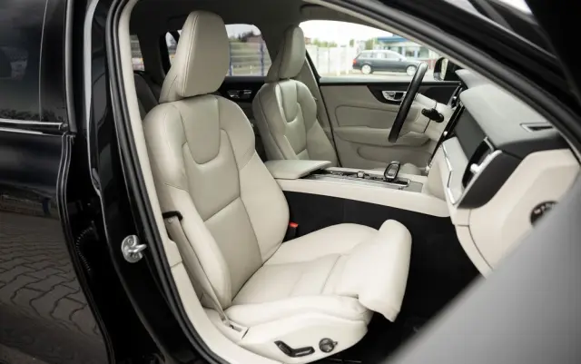 VOLVO V60 B3 B Geartronic Inscription