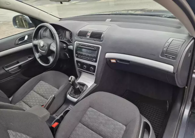 SKODA Octavia 1.6 Ambiente