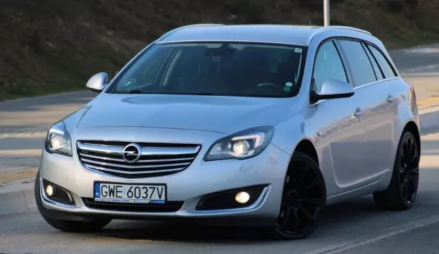 OPEL Insignia 