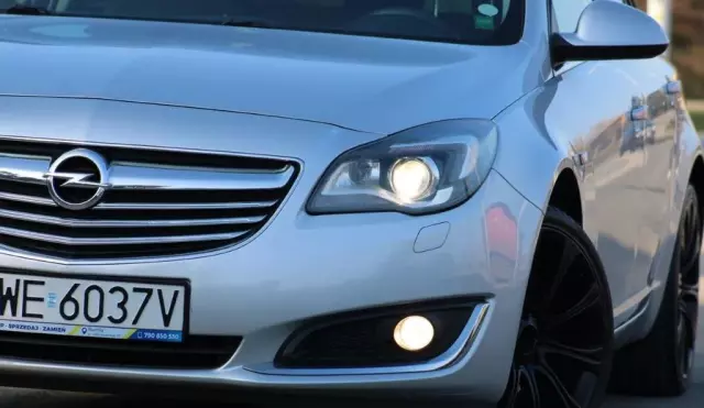 OPEL Insignia 