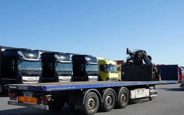 LECITRAILER NACZEPA PLATFORMA / + HDS HIAB 220 R F4- WYSÓW : 10 METRÓW 