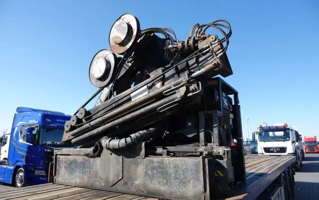 LECITRAILER NACZEPA PLATFORMA / + HDS HIAB 220 R F4- WYSÓW : 10 METRÓW 