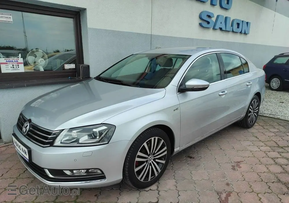 VOLKSWAGEN Passat 